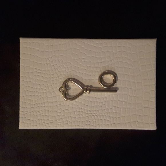 L O V E  Letters Key Charms - Picture 4 of 6